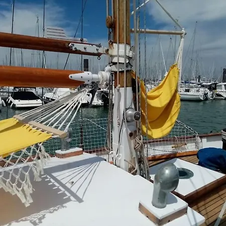 Superbe Vieux Greement A La Rochelle Bateau-hôtel