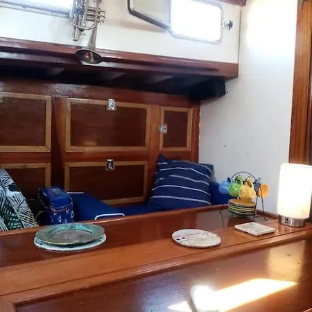 Superbe Vieux Greement A La Rochelle Bateau-hôtel