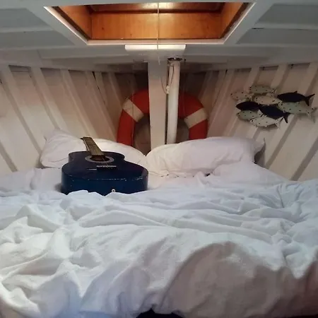 Úszó hotel Superbe Vieux Greement A La Rochelle La Rochelle
