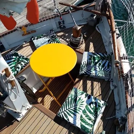 Superbe Vieux Greement A La Rochelle Bateau-hôtel