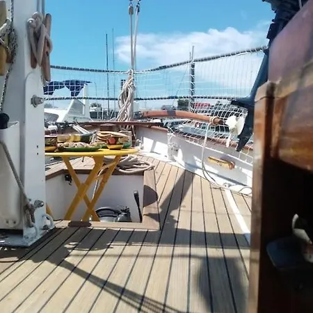 Superbe Vieux Greement A La Rochelle Bateau-hôtel La Rochelle (Charente-Maritime)